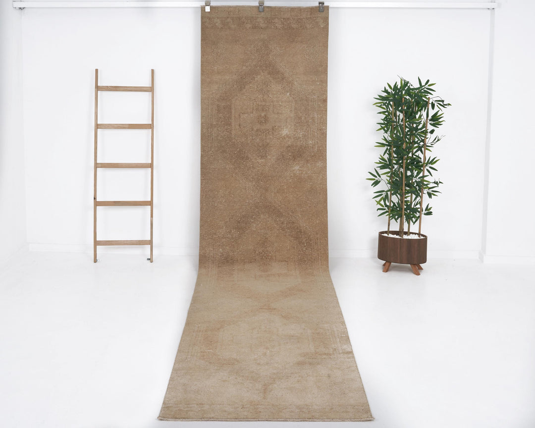 Neutral Runner Rug 3' x 12' 11" | No. VR40999
