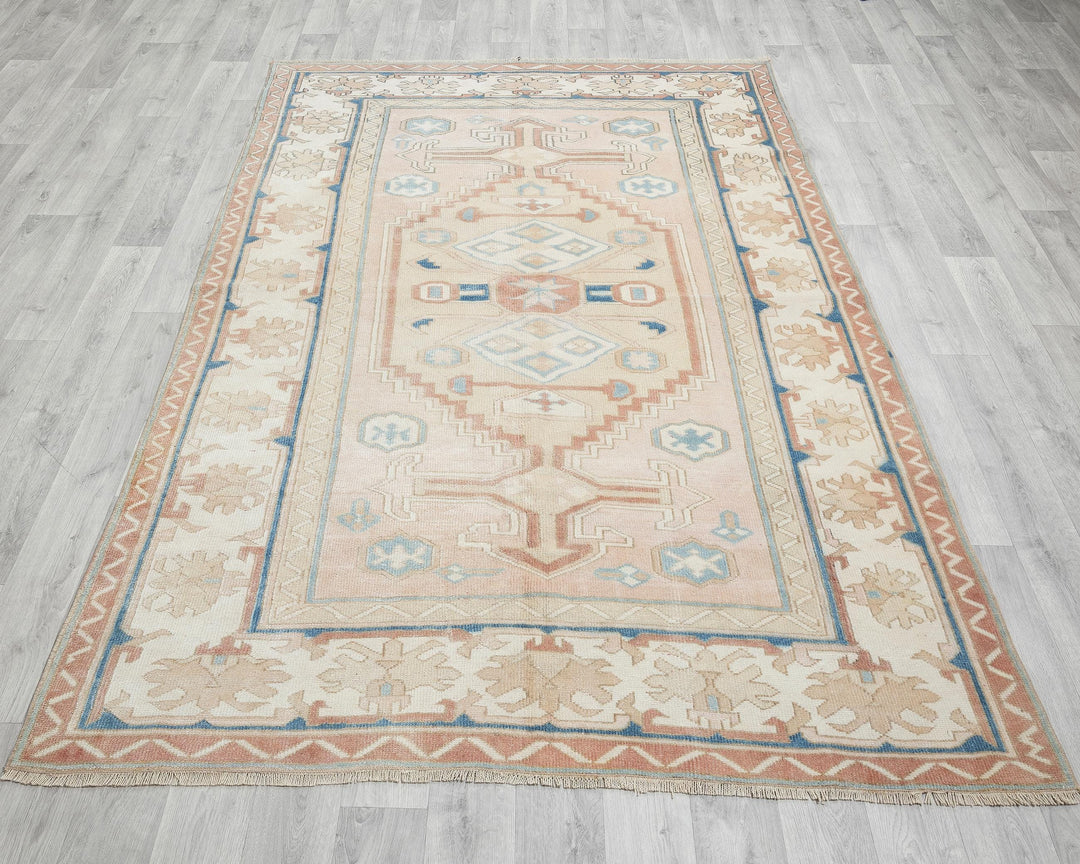 Beige Oushak Rug 5' 1" x 7' 8" | No. VR39824