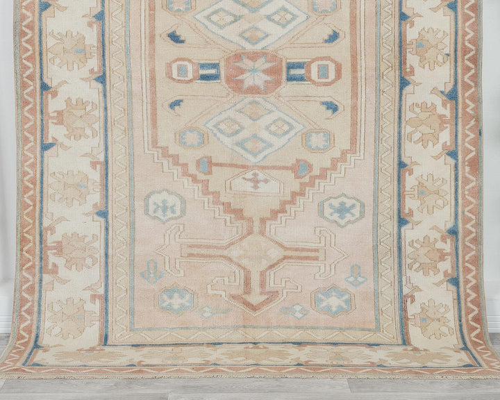 Beige Oushak Rug 5' 1" x 7' 8" | No. VR39824