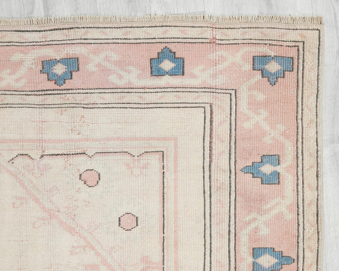 Beige Oushak Rug 6' 3" x 9' 2" | No. VR32890