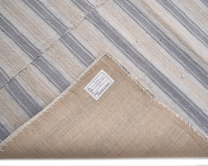 Neutral Kilim Rug 5' 6" x 8' 8" | No. VR81286