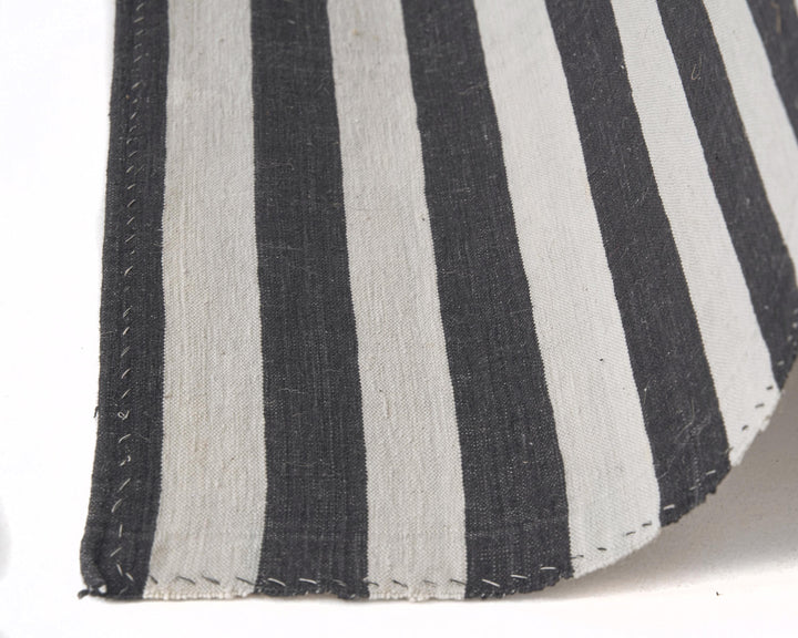 Black Kilim Rug 5' 11" x 7' 1" | No. VR18790