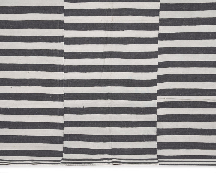 Black Kilim Rug 5' 11" x 7' 1" | No. VR18790
