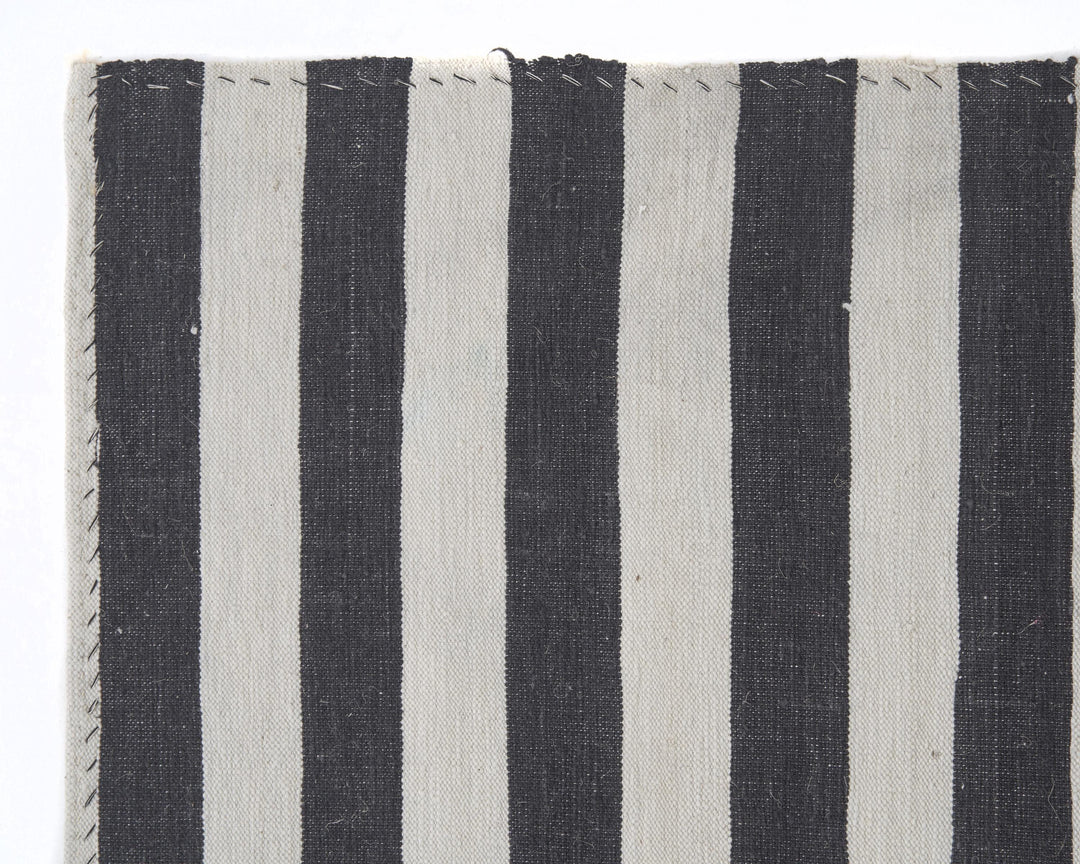 Black Kilim Rug 5' 11" x 7' 1" | No. VR18790