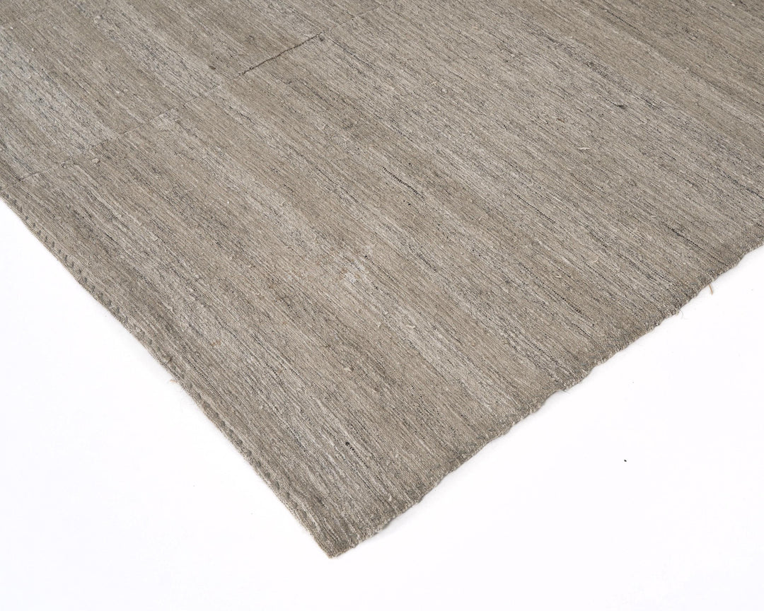 Brown Kilim Rug 6' 5" x 10' 7" | No. VR10710
