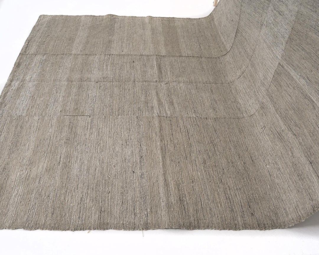 Brown Kilim Rug 6' 5" x 10' 7" | No. VR10710