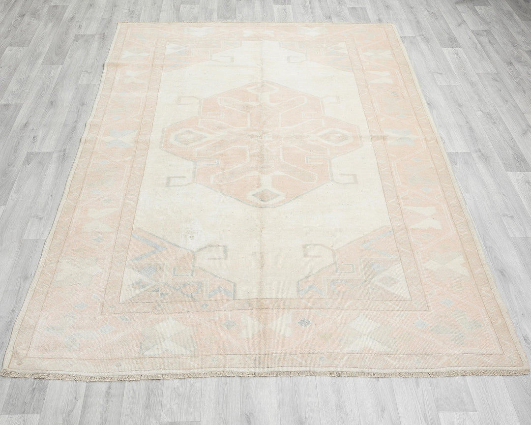 Beige Oushak Rug 7' 1" x 5' 10" | No. VR22774