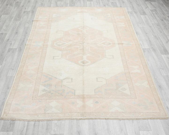 Beige Oushak Rug 7' 1" x 5' 10" | No. VR22774