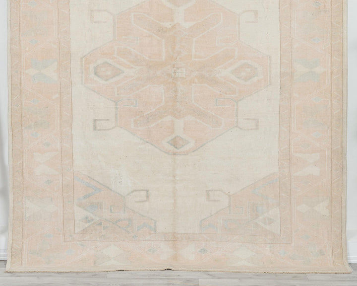 Beige Oushak Rug 7' 1" x 5' 10" | No. VR22774