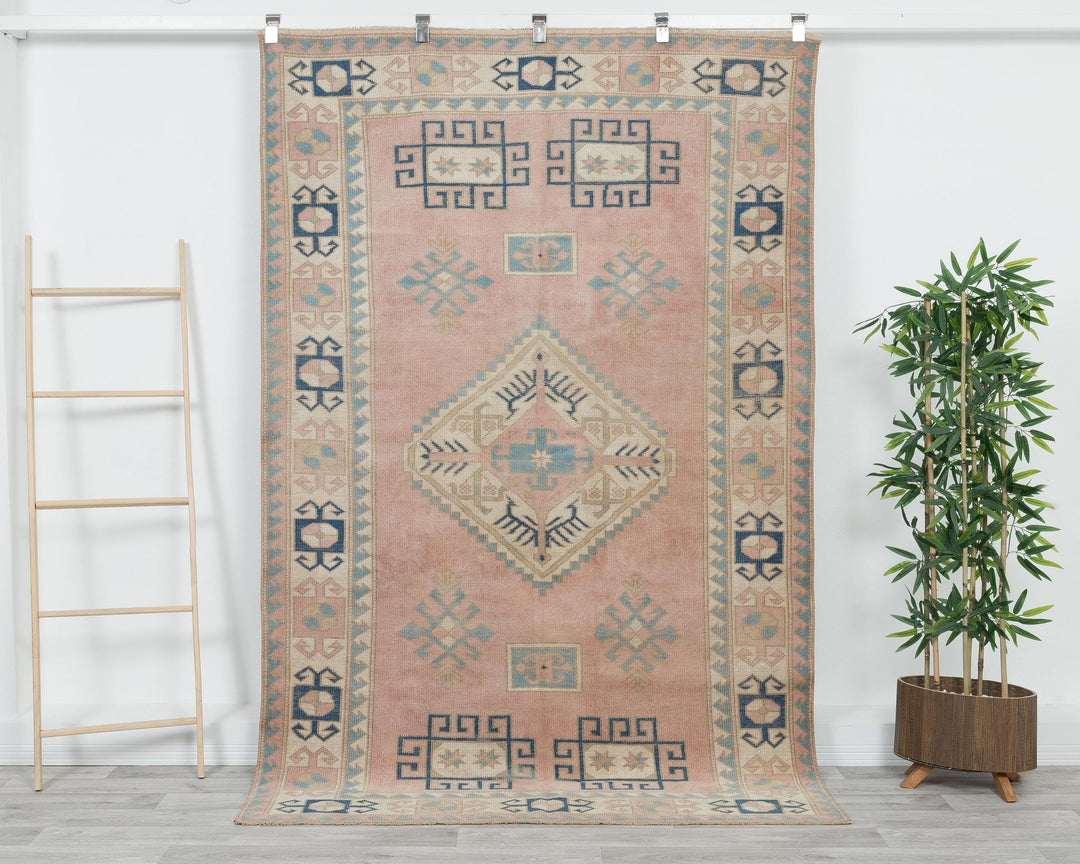 Beige Oushak Rug 4' 11" x 7' 11" | No. VR73000