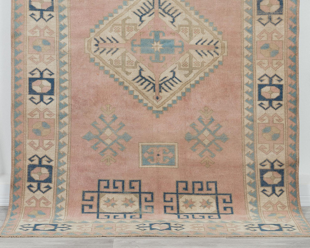 Beige Oushak Rug 4' 11" x 7' 11" | No. VR73000