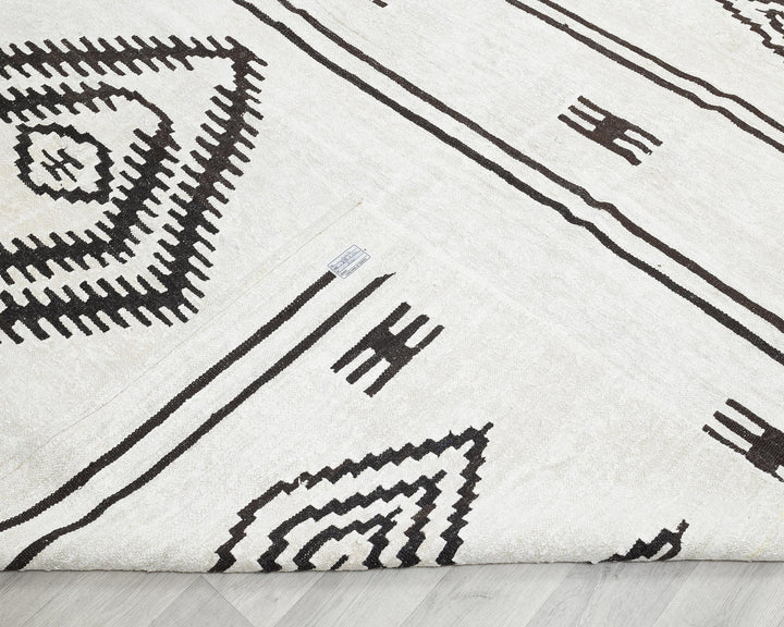 Black Kilim Rug 9' 9" x 12' 10" | No. VR51405