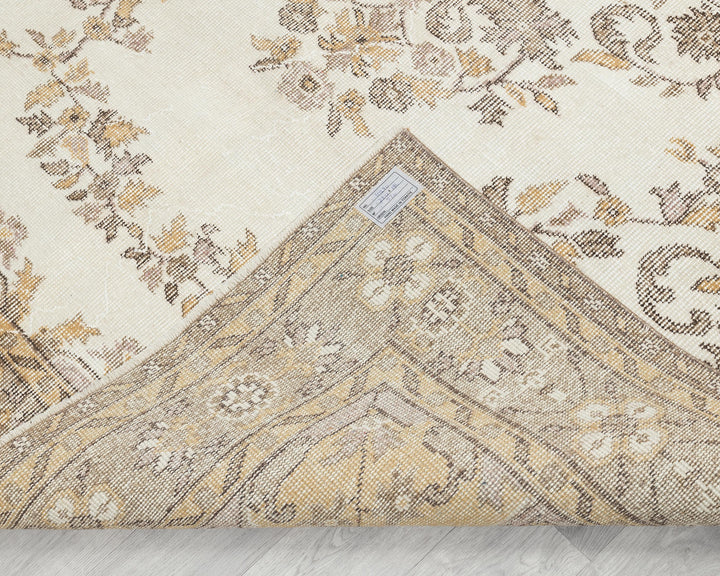 Beige Oushak Rug 9' 2" x 6' 1" | No. VR11106