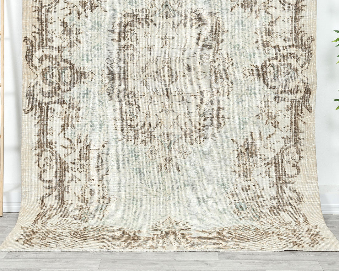 Beige Oushak Rug 5' 7" x 8' 4" | No. VR20048