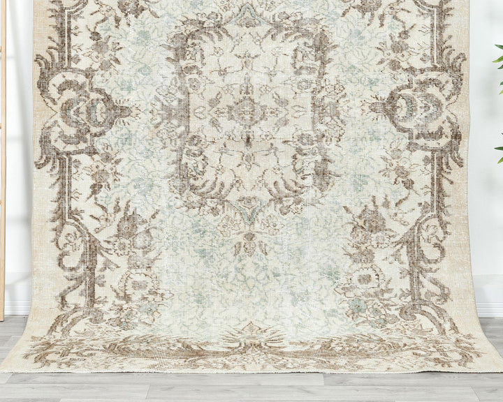 Beige Oushak Rug 5' 7" x 8' 4" | No. VR20048
