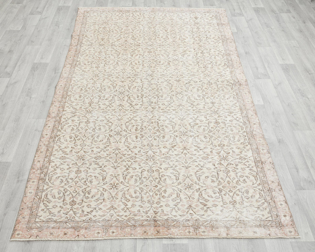 Neutral Oushak Rug 4' 9" x 8' | No. VR16136