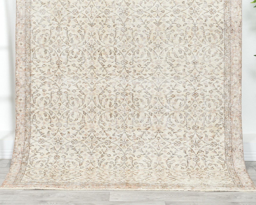 Neutral Oushak Rug 4' 9" x 8' | No. VR16136