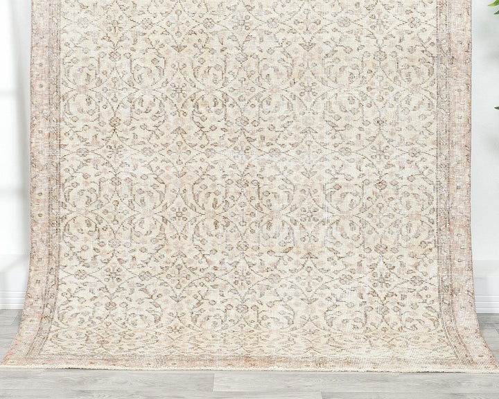 Neutral Oushak Rug 4' 9" x 8' | No. VR16136