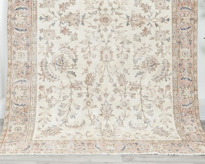Beige Oushak Rug 8' 2" x 4' 11" | No. VR39942