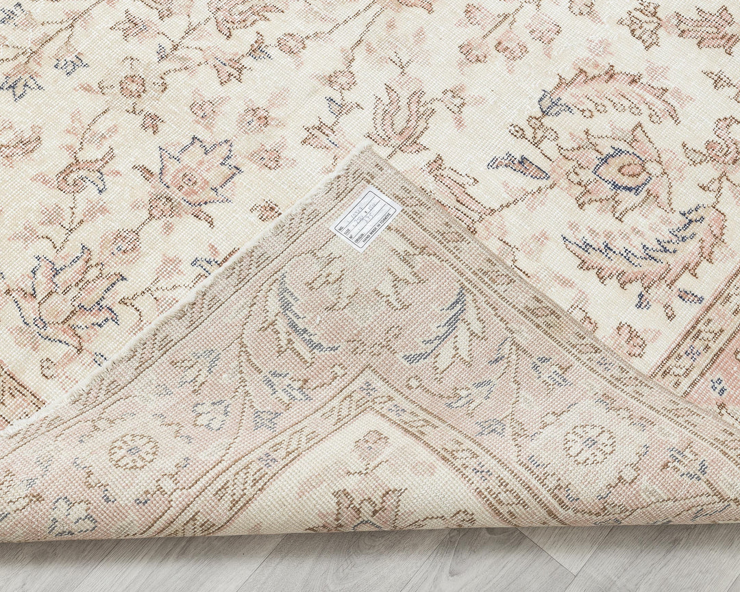 Beige Oushak Rug 8' 2" x 4' 11" | No. VR39942