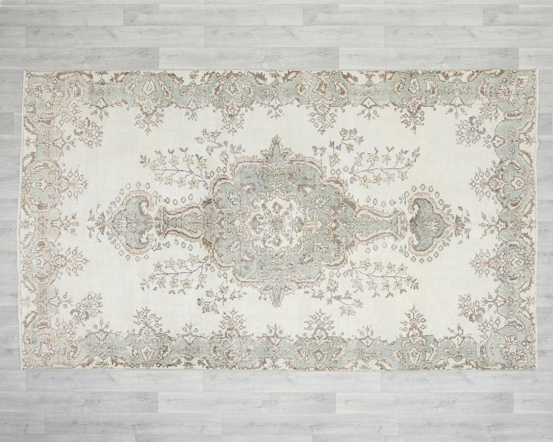 Beige Oushak Rug 9' 6" x 5' 9" | No. VR62682