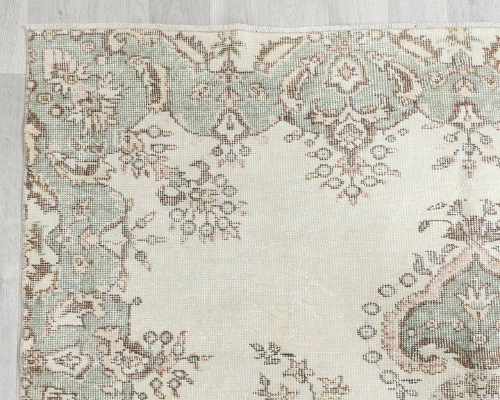 Beige Oushak Rug 9' 6" x 5' 9" | No. VR62682