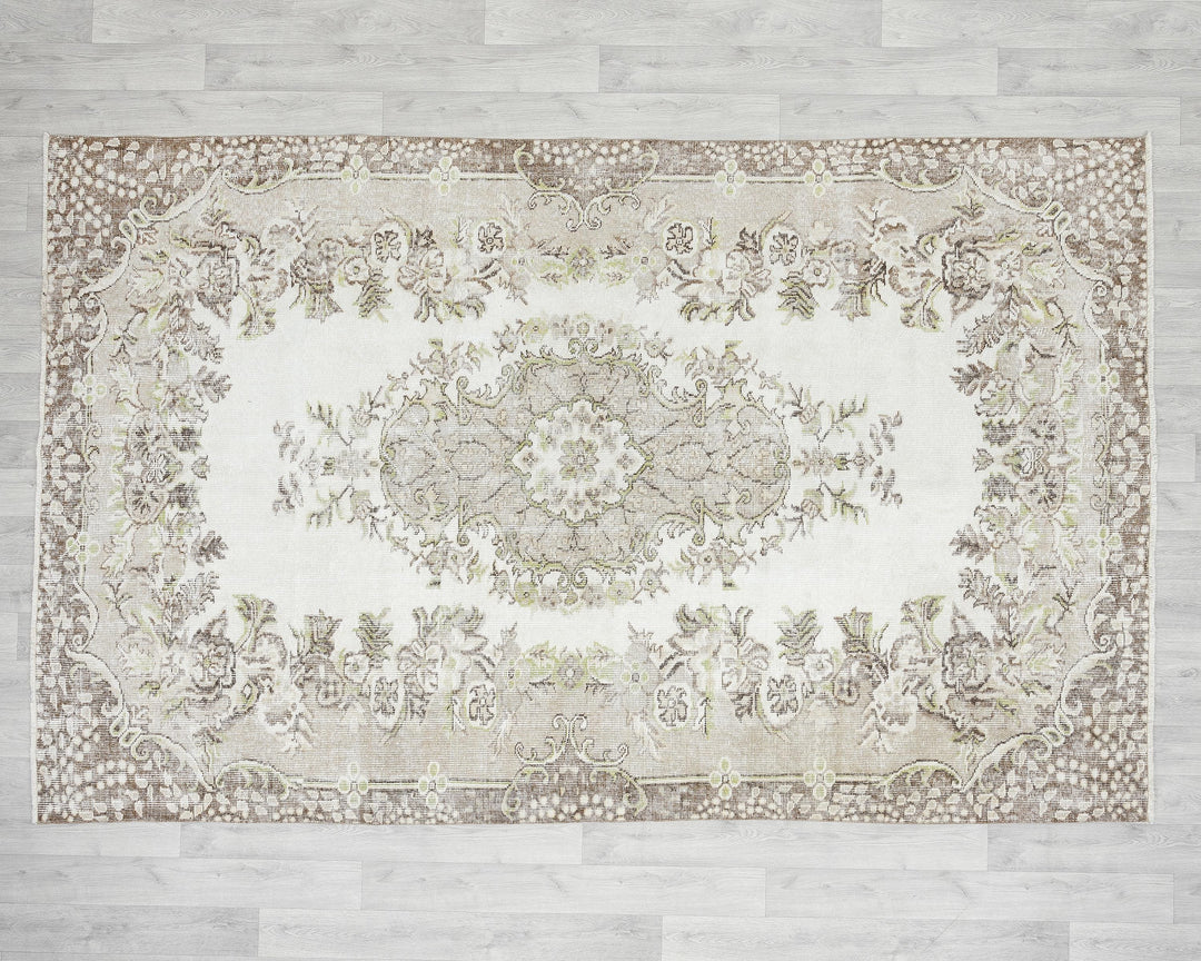 Neutral Oushak Rug 9' 1" x 5' 10" | No. VR96448