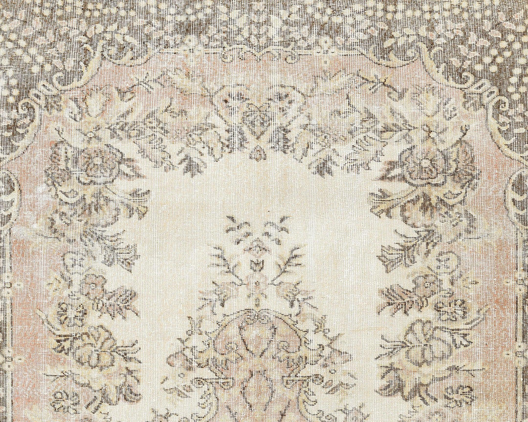 Beige Oushak Rug 5' 7" x 9' 4" | No. VR39655