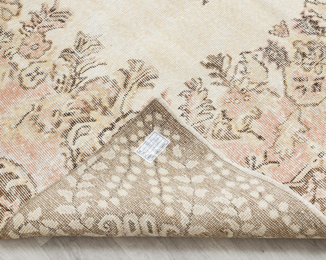 Beige Oushak Rug 5' 7" x 9' 4" | No. VR39655
