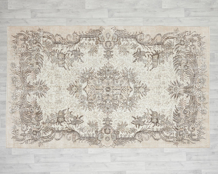 Oushak Rug 5' 7" x 8' 8" | No. VR88359