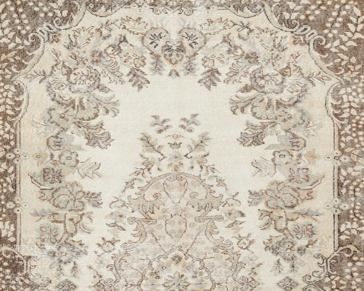 Oushak Rug 5' 5" x 8' 10" | No. VR88154