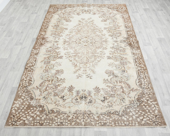 Oushak Rug 5' 5" x 8' 10" | No. VR88154