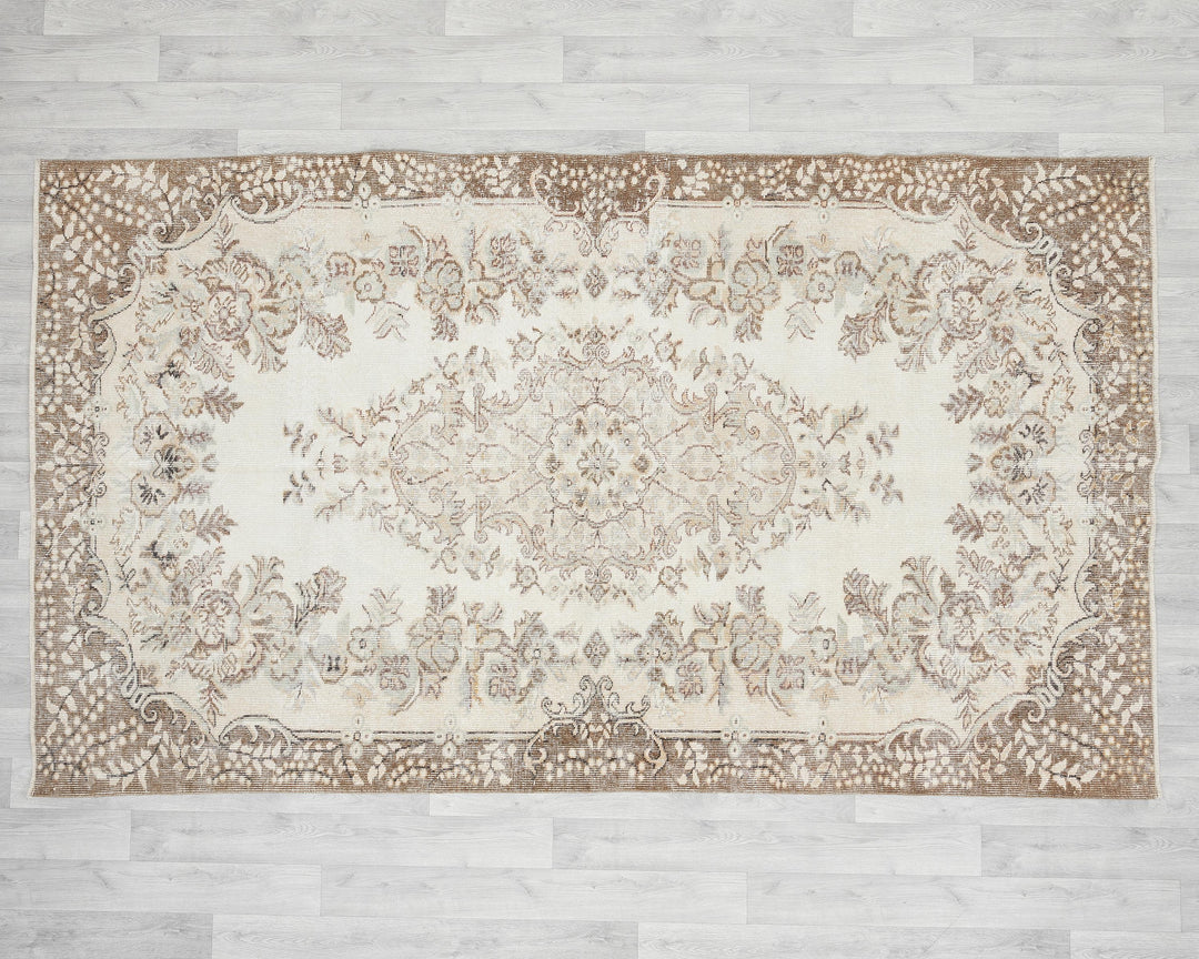 Oushak Rug 5' 5" x 8' 10" | No. VR88154