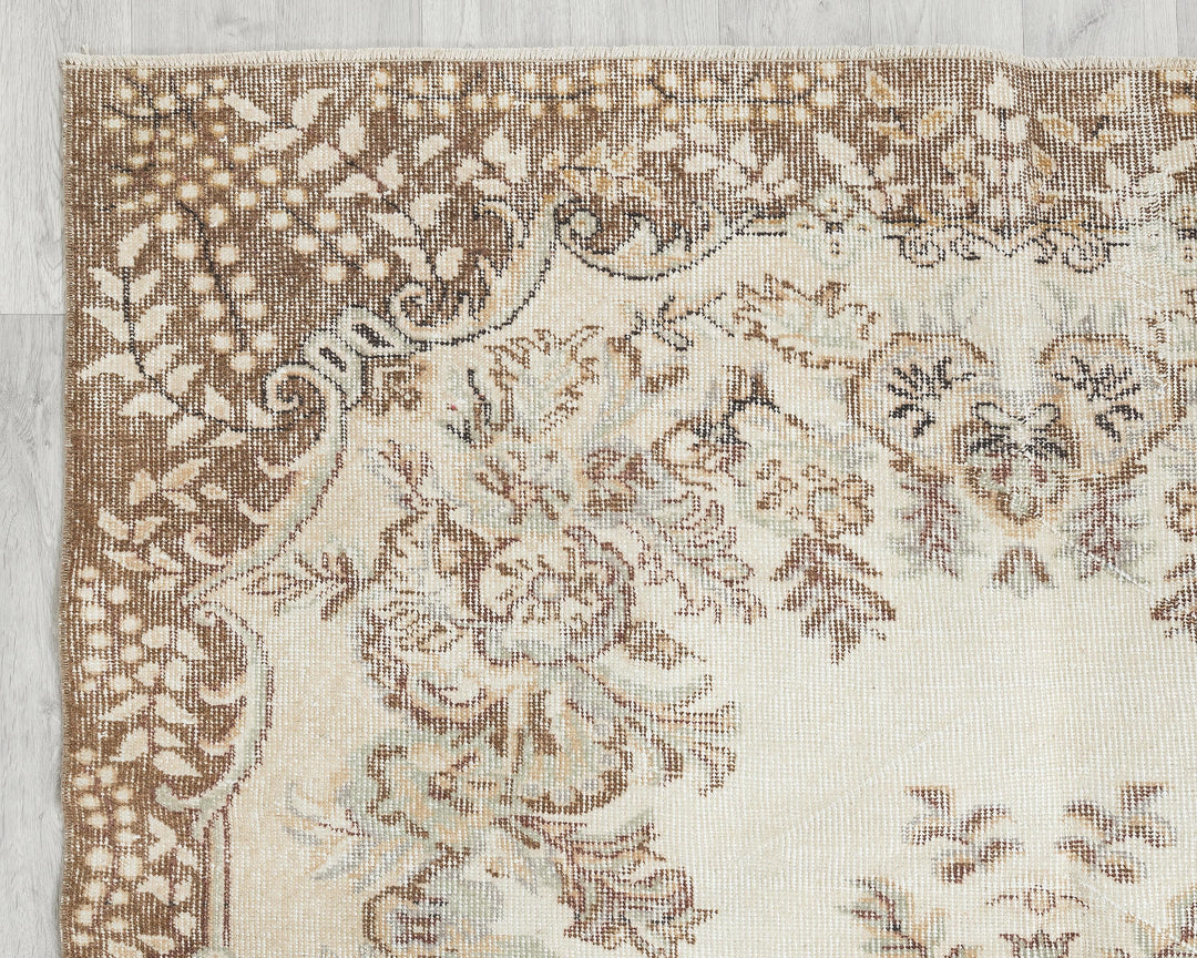 Oushak Rug 5' 5" x 8' 10" | No. VR88154