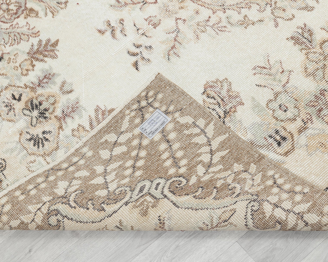 Oushak Rug 5' 5" x 8' 10" | No. VR88154