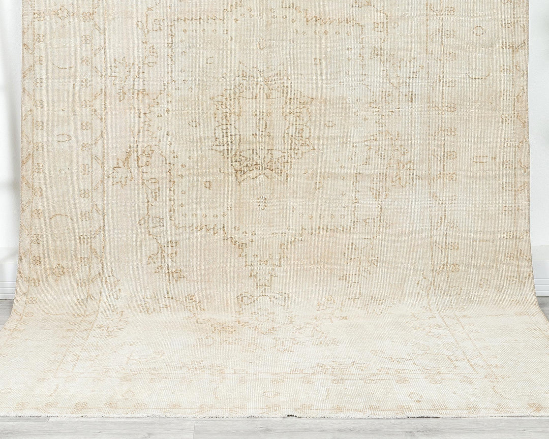Beige Oushak Rug 5' 4" x 9' 7" | No. VR75254
