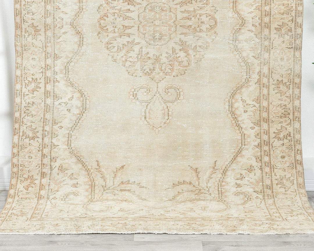 Pink Oushak Rug 4' 10" x 8' 1" | No. VR82673