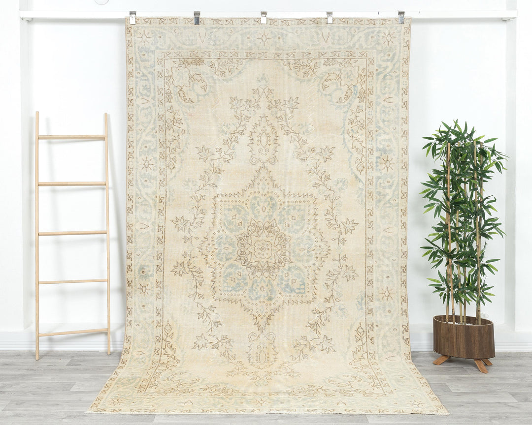 Beige Oushak Rug 5' 8" x 9' 10" | No. VR19276