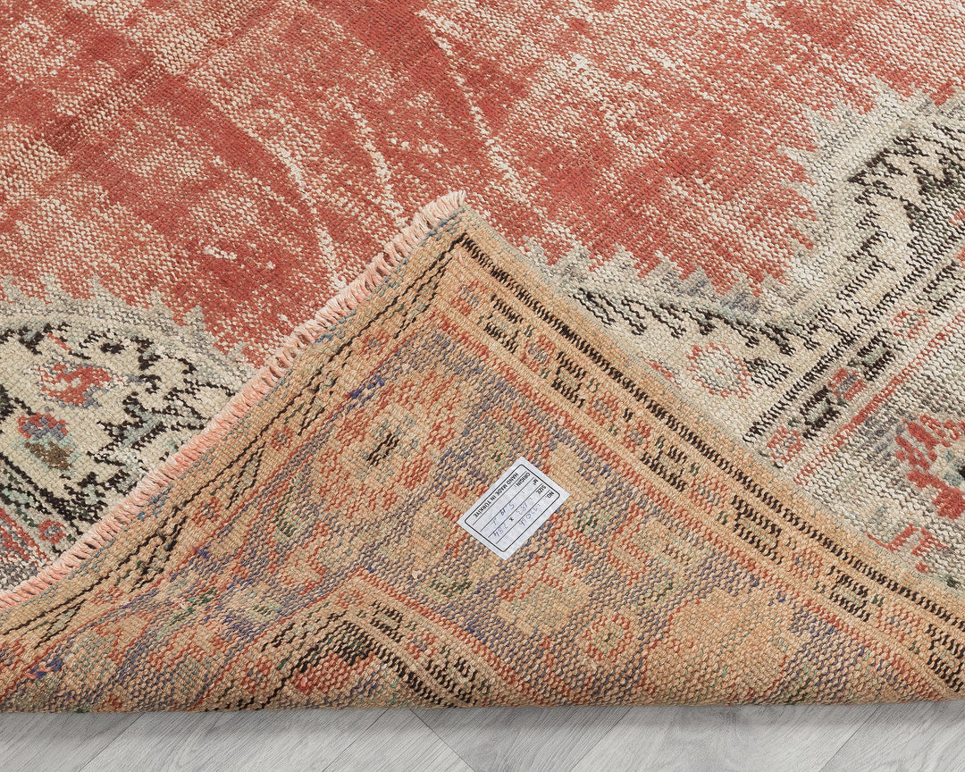 Distressed Oushak Rug 6' x 9' 4" | No. VR11042