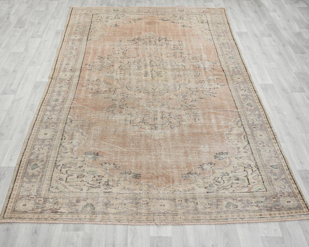 Neutral Oushak Rug 6' 1" x 10' | No. VR66788
