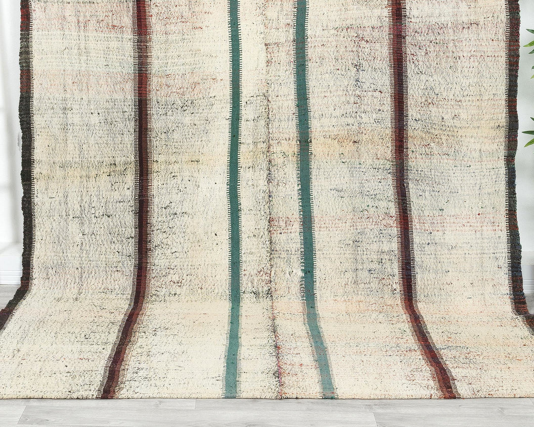 Faded Kilim Rug 6' 6" x 9' 9" | No. VR22033