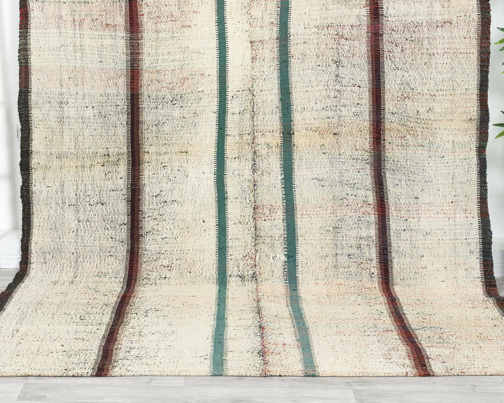 Faded Kilim Rug 6' 6" x 9' 9" | No. VR22033