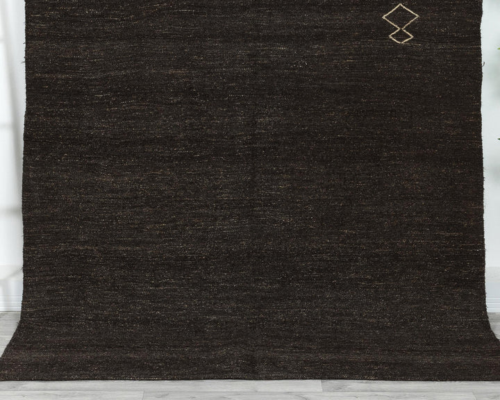 Brown Kilim Rug 5' 7" x 8' 5" | No. VR51720