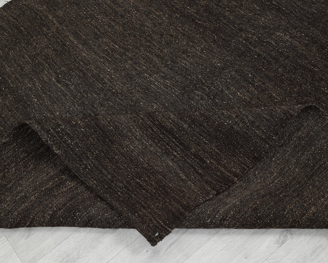 Brown Kilim Rug 5' 7" x 8' 5" | No. VR51720