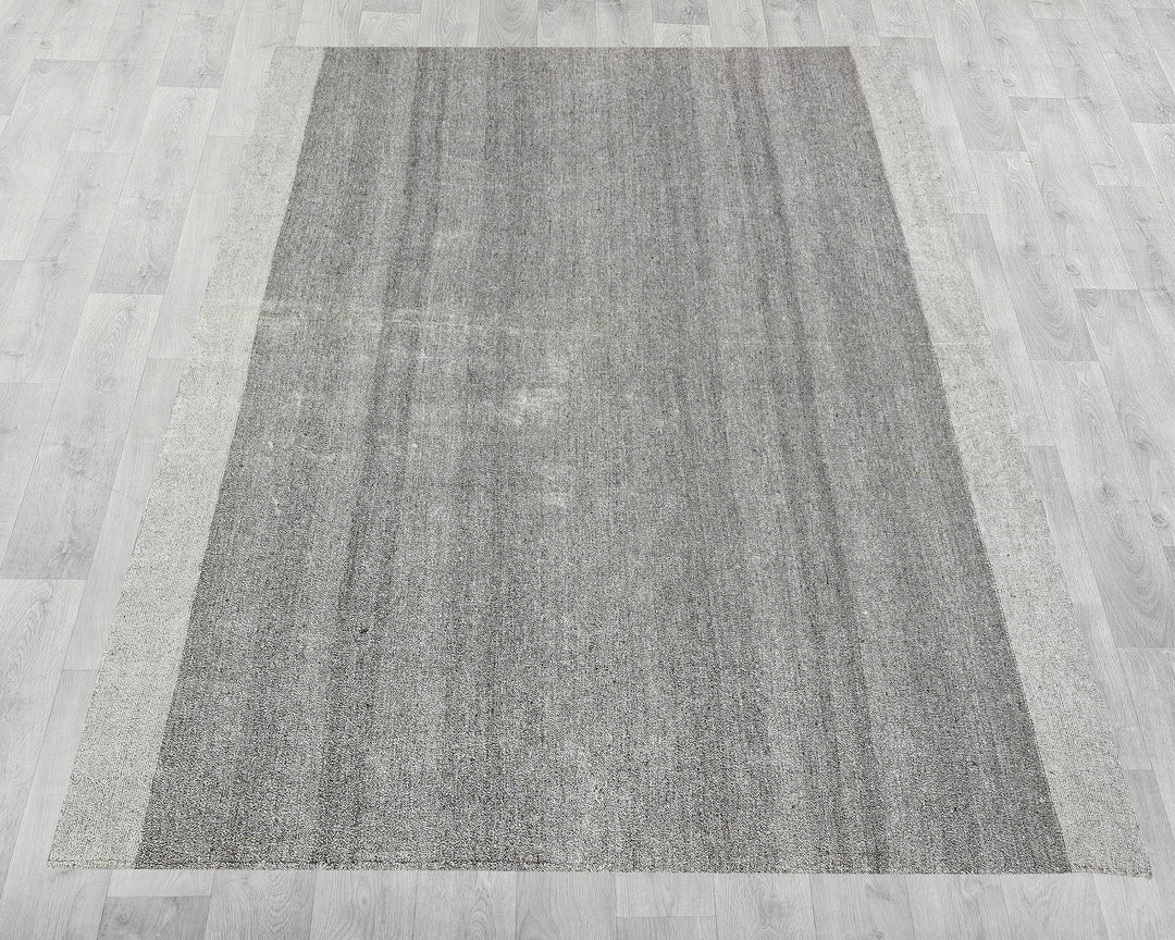 Gray Kilim Rug 8' 6" x 10' 6" | No. VR23080