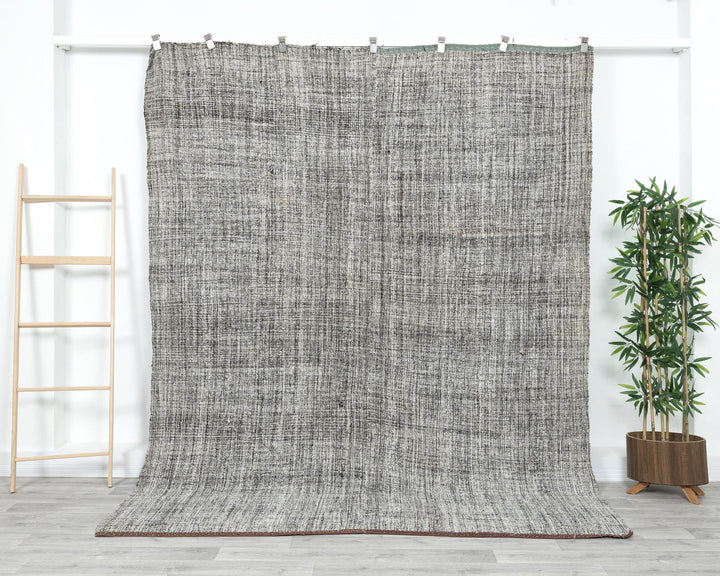 Gray Kilim Rug 6' 8" x 8' 8" | No. VR10615