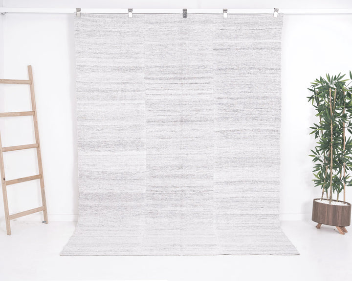 Gray Kilim Rug 8' 10" x 6' 1" | No. VR80294