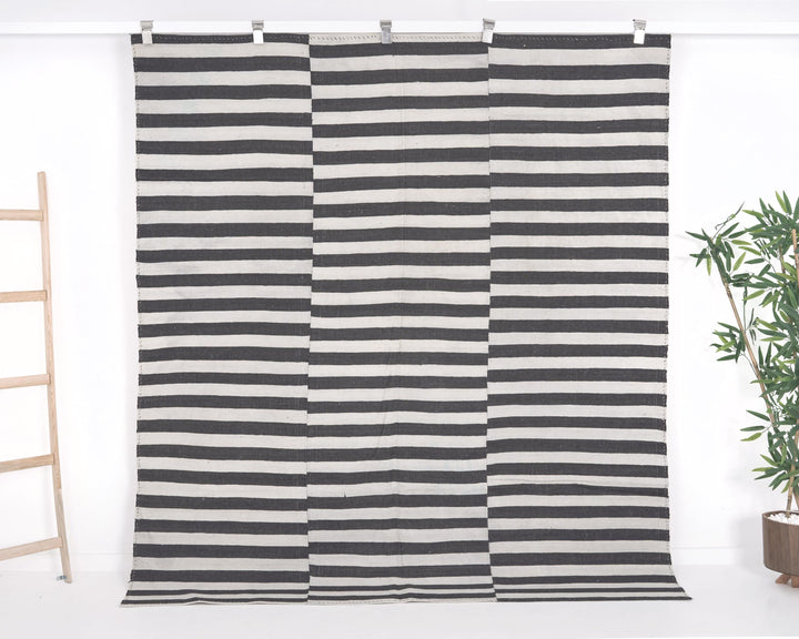 Black Kilim Rug 5' 11" x 7' 1" | No. VR18790