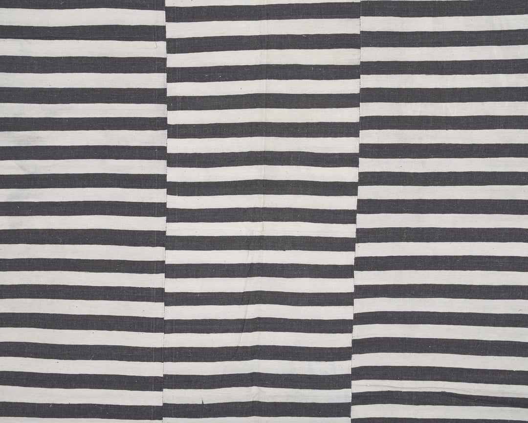 Black Kilim Rug 5' 11" x 7' 1" | No. VR18790