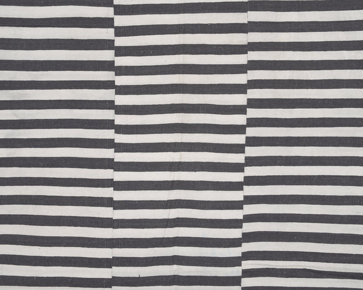 Black Kilim Rug 5' 11" x 7' 1" | No. VR18790